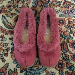 UGG Rose Suede and Shearling Slippers - Like New -Size 8 US